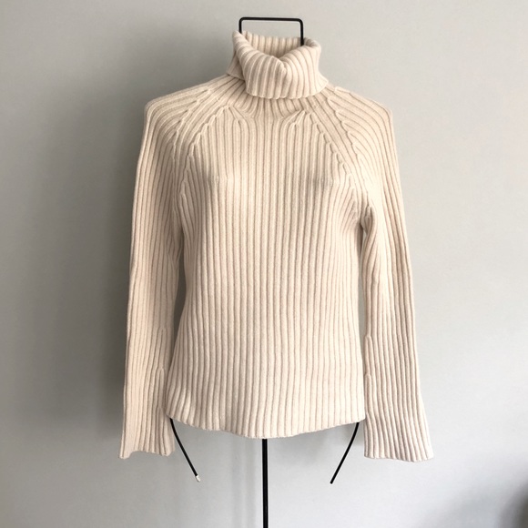 Banana Republic Sweaters - Banana Republic cashmere sweater